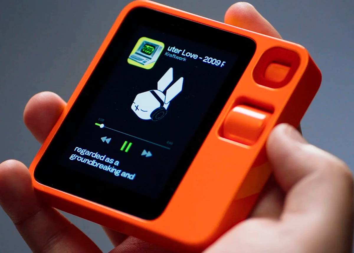 Rabbit R1: o mini dispositivo móvel com tecnologia de IA que usa seus aplicativos para você