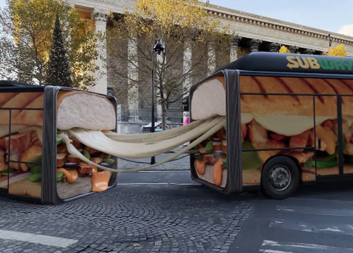 Subway surpreende parisienses com ônibus sanfonado estilo queijo derretido