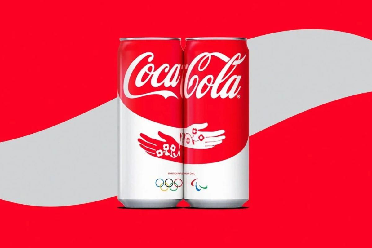 Coca-Cola lança latas “abraço” para as Olimpíadas de Paris 2024